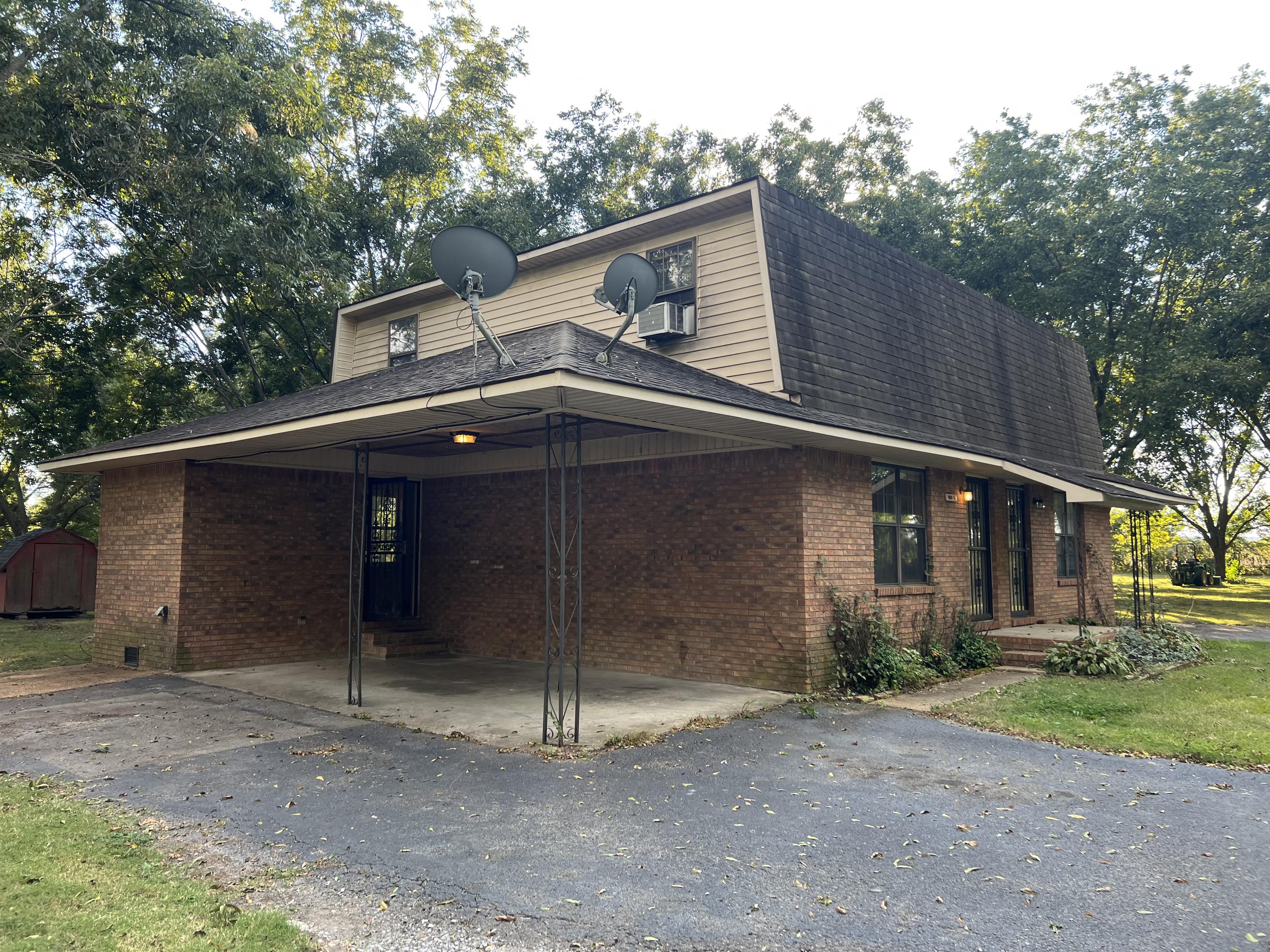 1803 Thomas Lane - B